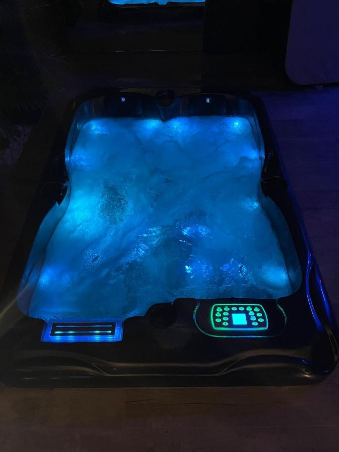 La Suite Grenoble Spa Jacuzzi Et Sauna Privatif Zewnętrze zdjęcie